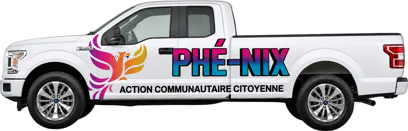 Le camion de Phé-Nix chargé avant une distribution